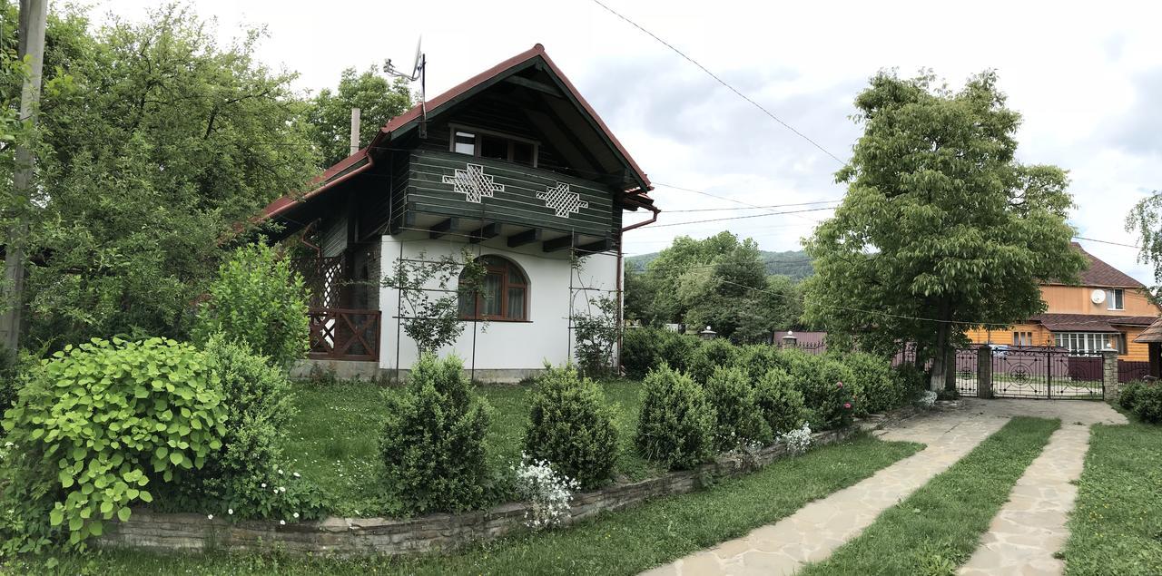 Cottage Shchaslyvyi Yaremche Bagian luar foto